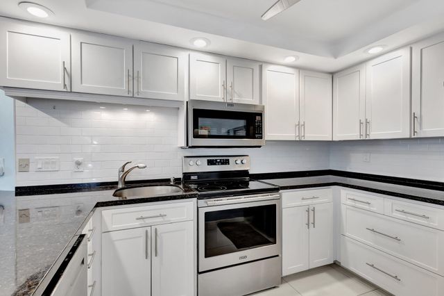 2800 N Ocean Drive A-17c, Singer Island, FL 33404