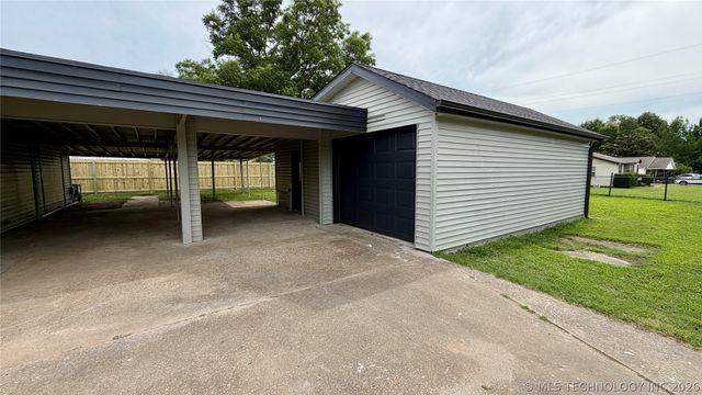 1700 S Park Street, Sapulpa, OK 74066