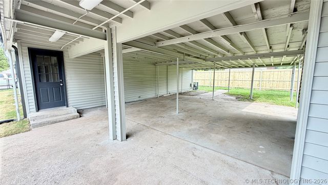 1700 S Park Street, Sapulpa, OK 74066