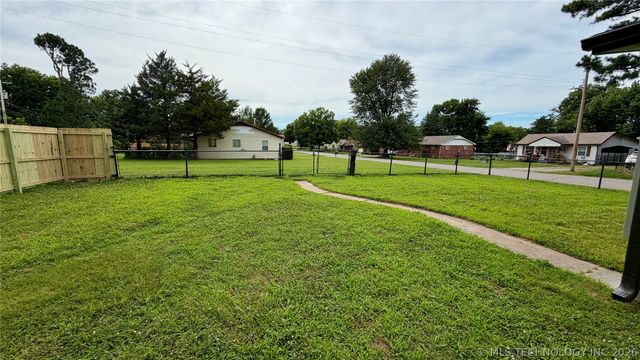 1700 S Park Street, Sapulpa, OK 74066