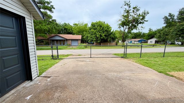 1700 S Park Street, Sapulpa, OK 74066