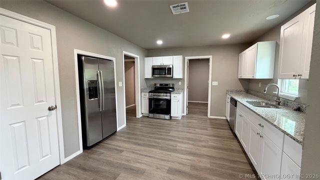1700 S Park Street, Sapulpa, OK 74066