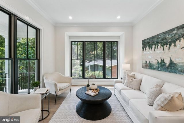 7805 CAYUGA AVE, Bethesda, MD 20817