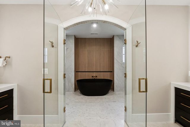 7805 CAYUGA AVE, Bethesda, MD 20817