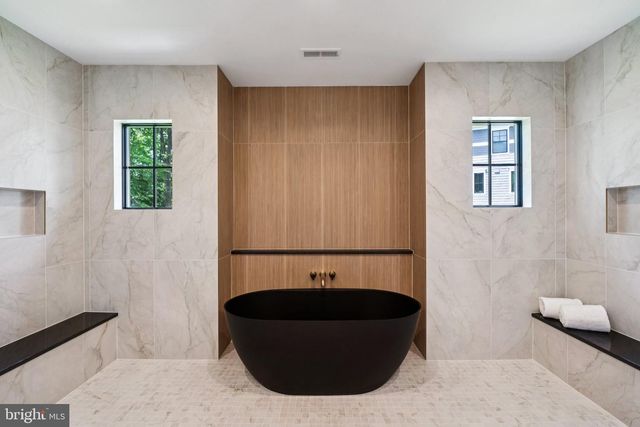 7805 CAYUGA AVE, Bethesda, MD 20817