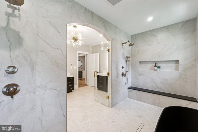 7805 CAYUGA AVE, Bethesda, MD 20817