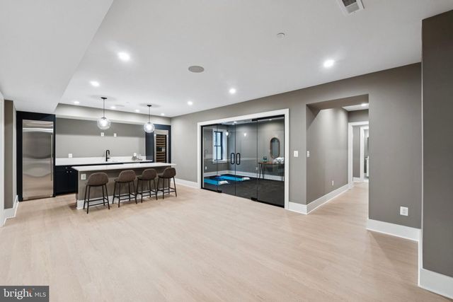 7805 CAYUGA AVE, Bethesda, MD 20817