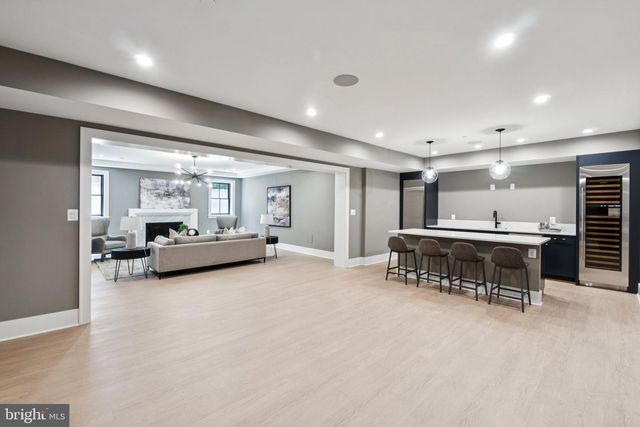 7805 CAYUGA AVE, Bethesda, MD 20817