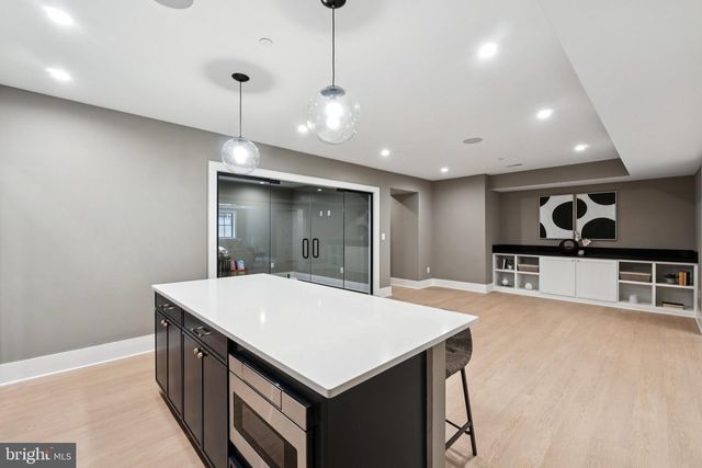 7805 CAYUGA AVE, Bethesda, MD 20817