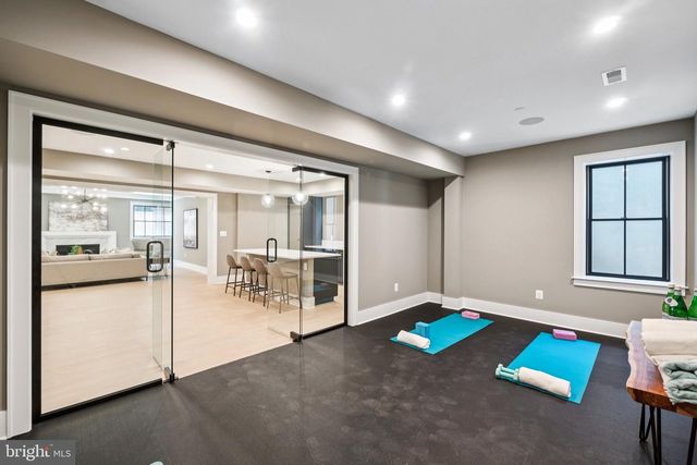 7805 CAYUGA AVE, Bethesda, MD 20817