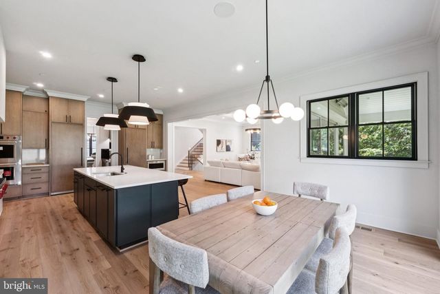 7805 CAYUGA AVE, Bethesda, MD 20817