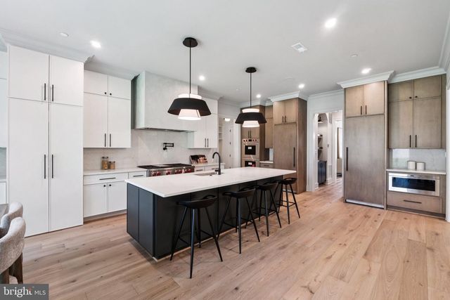 7805 CAYUGA AVE, Bethesda, MD 20817