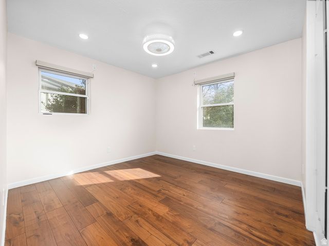 2885 E LORAN DR, Millcreek, UT 84109