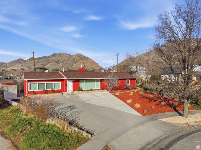 2885 E LORAN DR, Millcreek, UT 84109