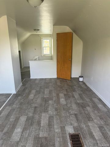 16828 W Chicago Street, Detroit, MI 48228