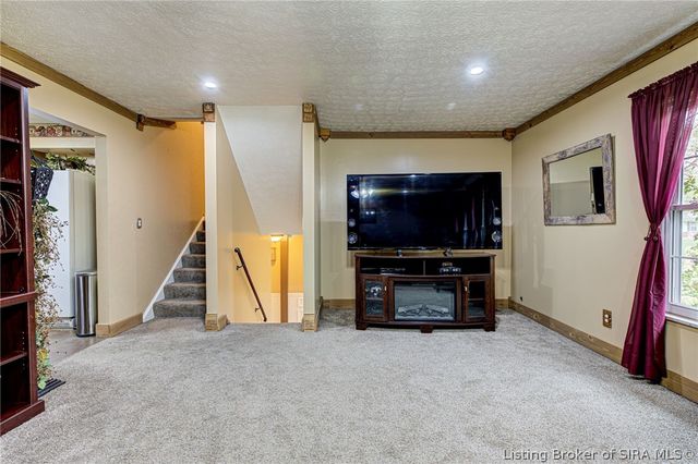 917 Castlewood Drive, New Albany, IN 47150