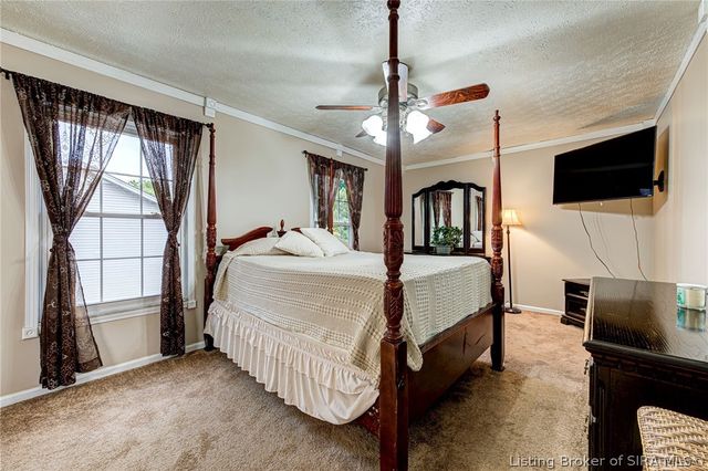 917 Castlewood Drive, New Albany, IN 47150