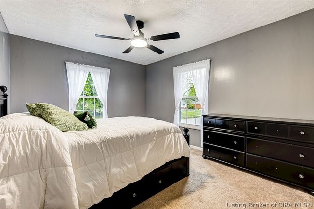917 Castlewood Drive, New Albany, IN 47150