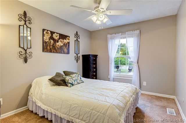 917 Castlewood Drive, New Albany, IN 47150