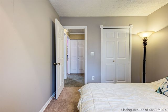 917 Castlewood Drive, New Albany, IN 47150