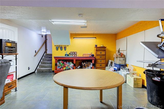 917 Castlewood Drive, New Albany, IN 47150