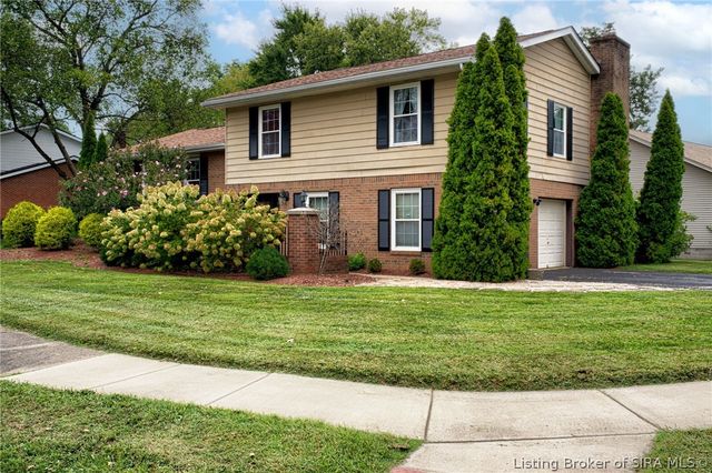 917 Castlewood Drive, New Albany, IN 47150