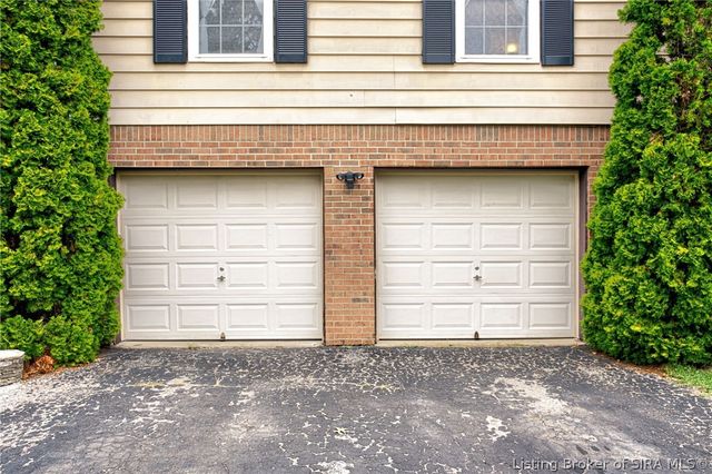 917 Castlewood Drive, New Albany, IN 47150