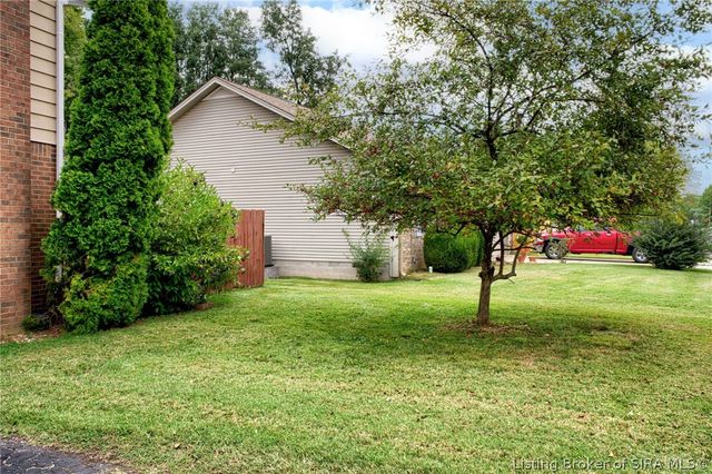 917 Castlewood Drive, New Albany, IN 47150