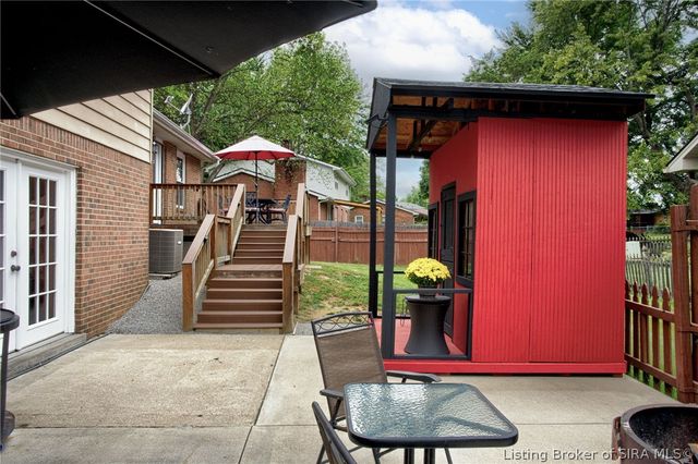 917 Castlewood Drive, New Albany, IN 47150