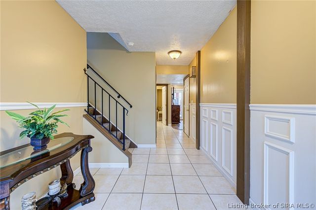 917 Castlewood Drive, New Albany, IN 47150