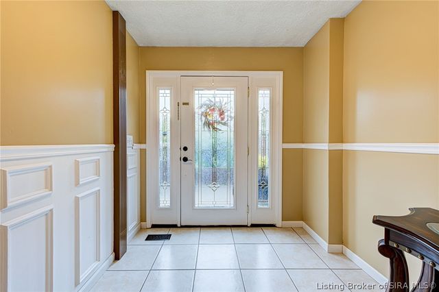 917 Castlewood Drive, New Albany, IN 47150
