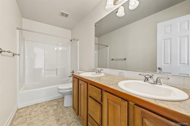2210 Coyote Creek Drive, Fort Lupton, CO 80621