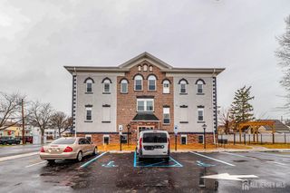 33 second Street, Raritan, NJ 08869