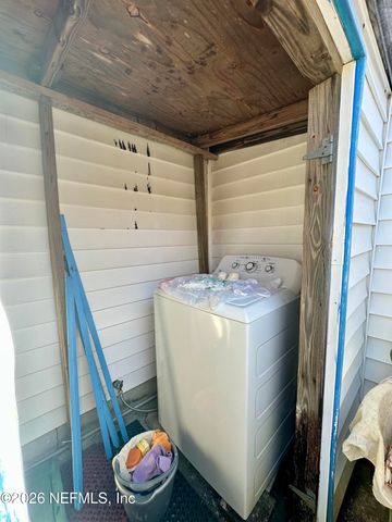 221 PERRY Street, Pomona Park, FL 32181