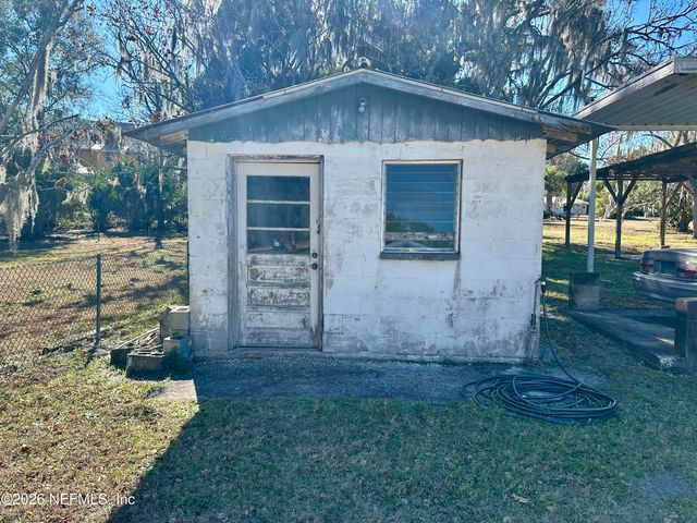 221 PERRY Street, Pomona Park, FL 32181