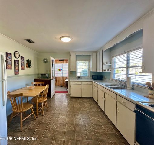 221 PERRY Street, Pomona Park, FL 32181