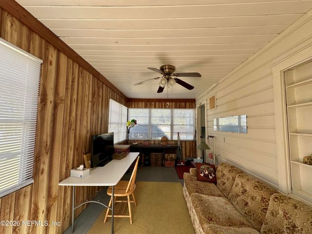 221 PERRY Street, Pomona Park, FL 32181