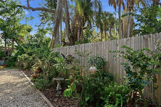 952 46TH STREET, Sarasota, FL 34234