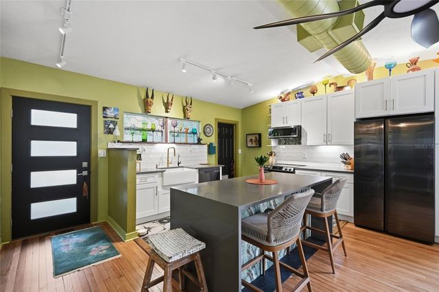 952 46TH STREET, Sarasota, FL 34234