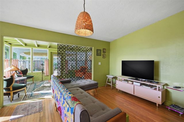 952 46TH STREET, Sarasota, FL 34234