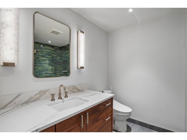 19100 Se DEBORA Dr, Damascus, OR 97089