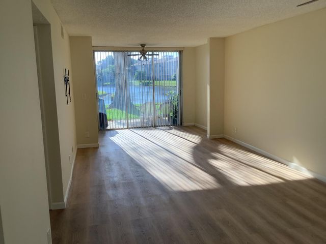 7840 NW 50th Street 107, Lauderhill, FL 33351