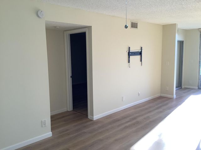 7840 NW 50th Street 107, Lauderhill, FL 33351