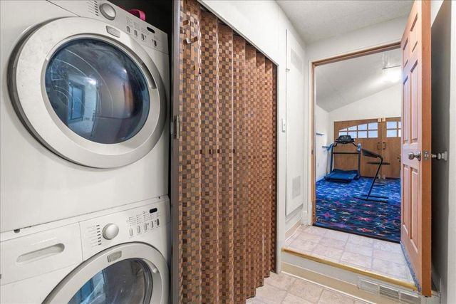 20246 Gist Road, Los Gatos, CA 95033