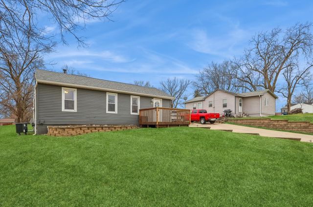21 E Mckinley Avenue, Des Moines, IA 50315