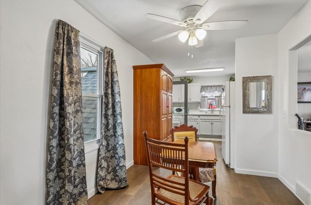 21 E Mckinley Avenue, Des Moines, IA 50315