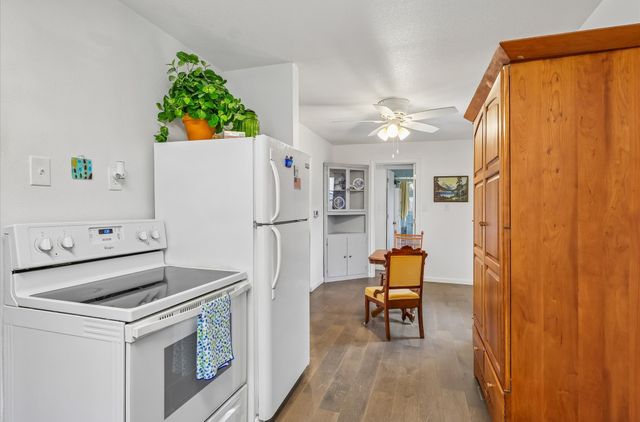 21 E Mckinley Avenue, Des Moines, IA 50315