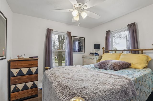 21 E Mckinley Avenue, Des Moines, IA 50315