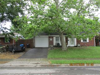 1511 Amesbury Court, Piqua, OH 45356