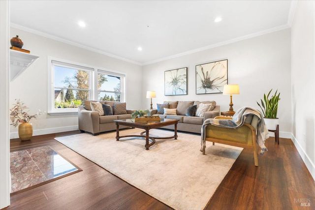 433 Tee Ct, Healdsburg, CA 95448